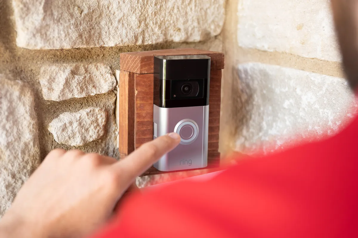 Your Ring Doorbell is flashing red lights, and you are wondering what it means. Here's a complete guide to understanding and diagnosing the problems with your doorbell.